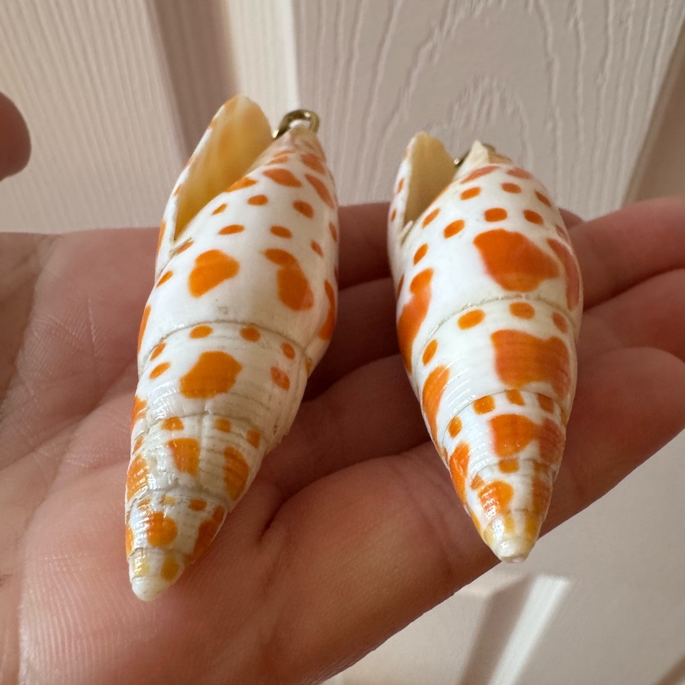 Ulla Johnson Medium Shell Drop Earrings Orange Mitra Shell - Picture 10 of 13